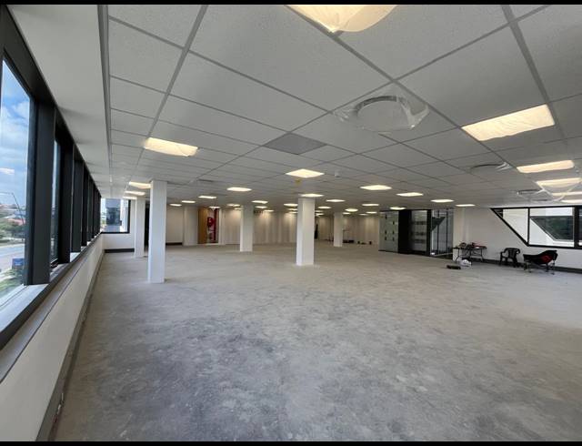 333M² OFFICE TO LET IN VORNA VALLEY